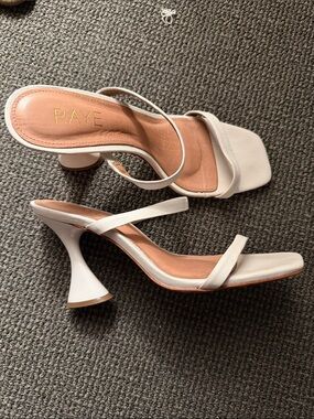 Raye Brazil strappy white leather square toe sandal size 7